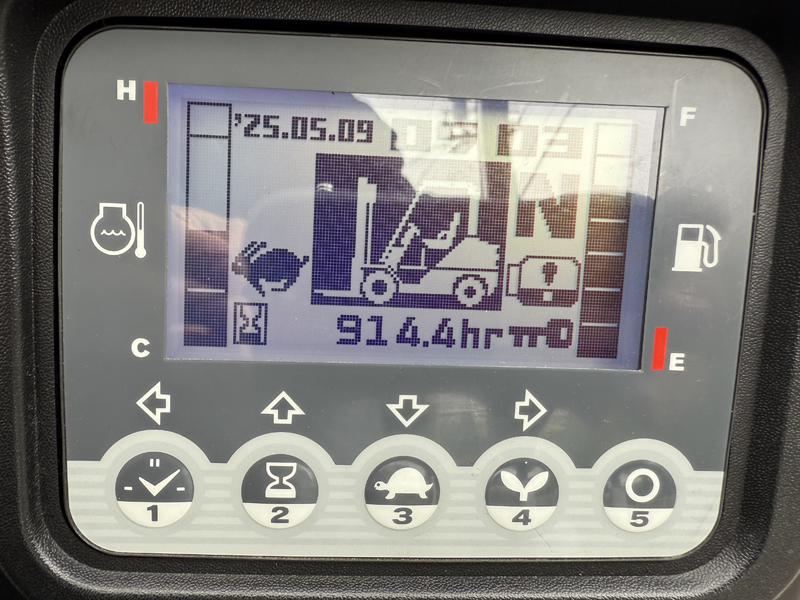 2025-05-09 09.03.21